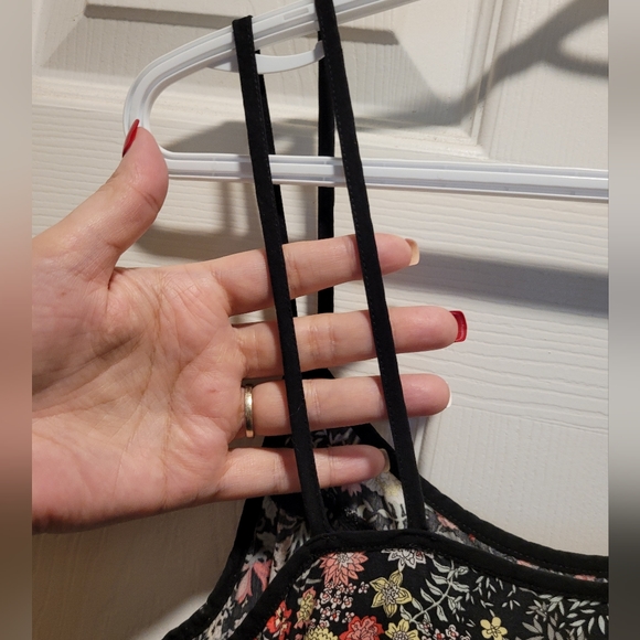 Reitmans floral sun dress with double straps and tie waist. US Medium. - Picture 11 of 12